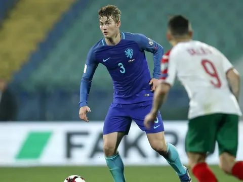 De Ligt: 'Tôi đã nghĩ HLV đùa mình khi gọi tôi lên tuyển'