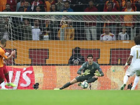 May thay! "Kẻ sắp lên máy chém" của Real đã không phạm sai lầm