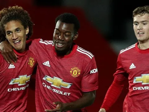 "Mbappe 2.0" bùng nổ, Man Utd hủy diệt đối thủ 6-0 ở EFL Trophy