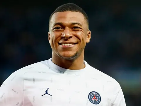 Mbappe đang 'vờn' PSG và Real Madrid