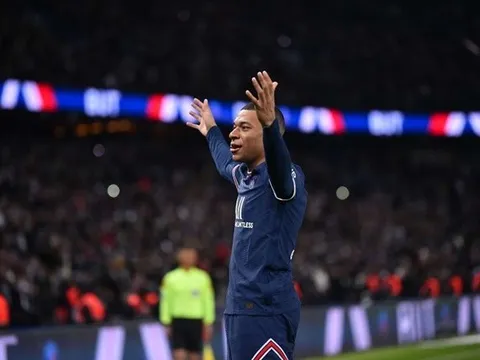 Mbappe nói gì khi sánh ngang Ibra?