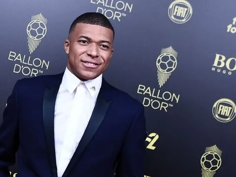 Mbappe tự điền tên vào top 3 Quả bóng vàng 2022