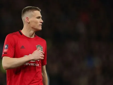McTominay: "Pogba thật lố bịch"