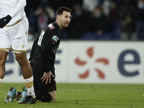 El Confidencial: 'Messi không hài lòng với cuộc sống ở Paris'