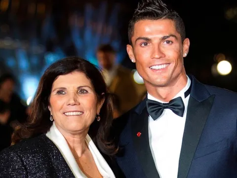 Mẹ Ronaldo: Trước khi qua đời, tôi muốn thấy con trai trở lại Sporting