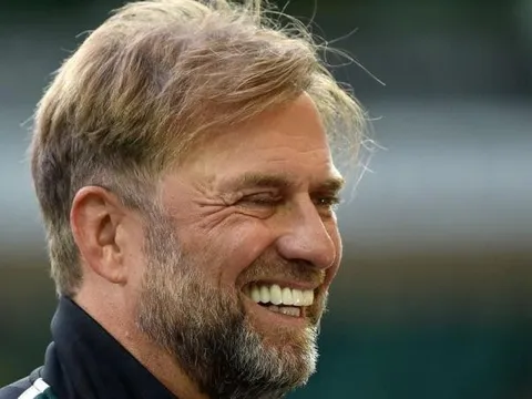 Xuất hiện với diện mạo mới, Klopp lý giải nguyên nhân
