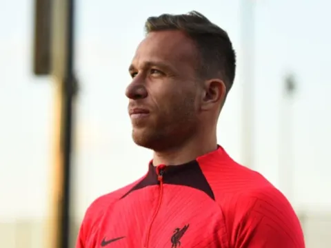 Arthur Melo đá chính, Liverpool thua 0-1