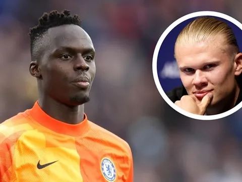 "Tôi xem Haaland chẳng khác gì Benteke ở Crystal Palace"