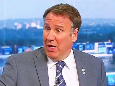 ''Arsenal nên bổ nhiệm ông ấy, người đã làm một đội bóng mạnh lên gấp 10 lần''