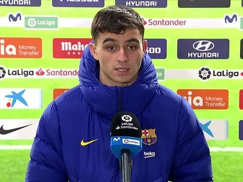 Messi, Barca bị chỉ trích vì cho sao 17 tuổi ra trả lời phỏng vấn sau trận