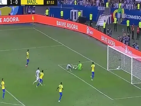 Messi bỏ lỡ cơ hội ghi bàn khó tin trước Brazil