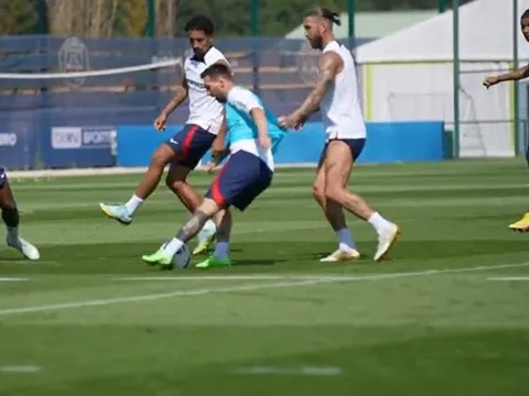 Messi gắn 'mắt thần', kiến tạo đẳng cấp cho Mbappe