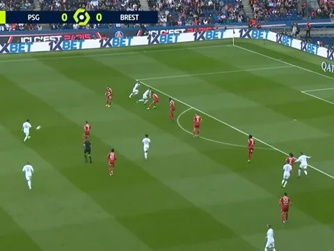 Messi gây sốt vì những khoảnh khắc ảo diệu