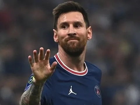 Messi gọi điện cho Xavi, muốn quay lại Barca
