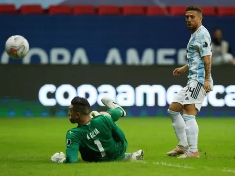 Messi kém duyên, Argentina vẫn thắng Paraguay