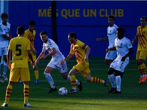 Messi nhường Griezmann, Barca giành thắng lợi nhẹ nhàng