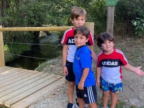 Messi "phủi bụi" MXH sau phát ngôn ở lại Barcelona