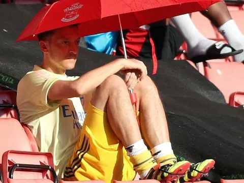 Hết kiên nhẫn, Arsenal chốt thời điểm tống khứ Ozil khỏi Emirates