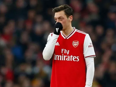 Mesut Ozil sẽ không đến Ả Rập vì lý do chính trị