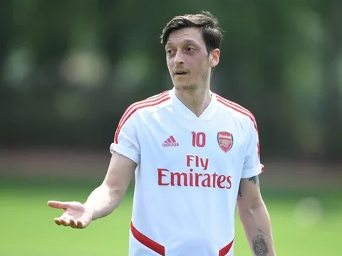 Wenger chỉ cách để Arsenal tìm lại Ozil phiên bản tốt nhất