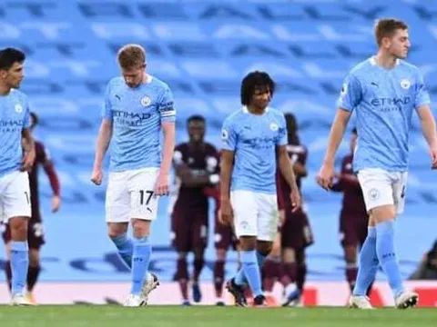 Micah Richards: "50 triệu bảng cho mỗi người, và họ đá thế này đây?"