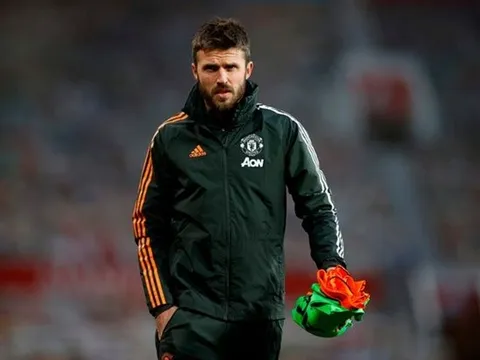 4 tỷ phú được kêu gọi mua đứt Man Utd