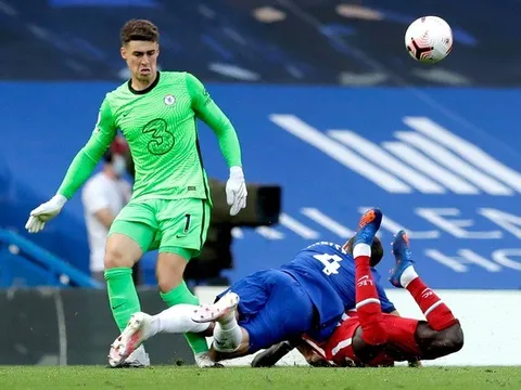 Michael Owen: "Cậu ấy cũng mắc lỗi trong tình huống Christensen nhận thẻ đỏ"