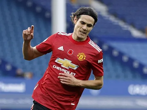 Michael Owen: "Đó là điều rất đáng lo cho Edinson Cavani"
