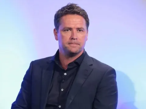 Michael Owen dự đoán tỷ số trận Chelsea vs Real