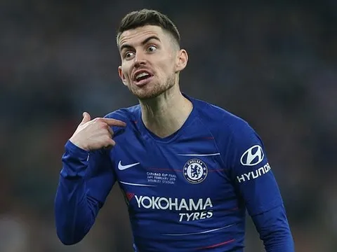 Bị Jorginho 'sàm sỡ', Batshuayi phá vỡ im lặng bằng duy nhất 1 từ