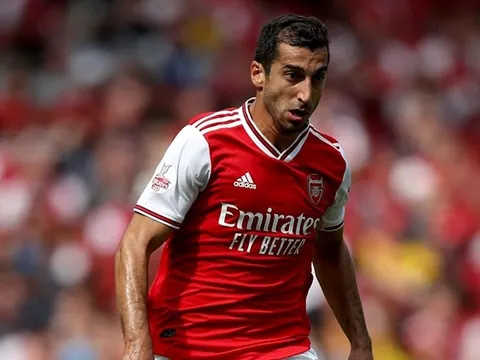 Hàng công bế tắc, Arsenal có tiếc khi đẩy “người thừa” sang AS Roma?