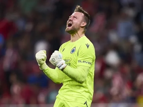 Người cũ Liverpool viết sử với Club Brugge