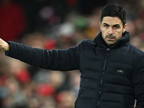 Noel Whelan: "Hãy đưa cậu ấy ra khỏi Arsenal"