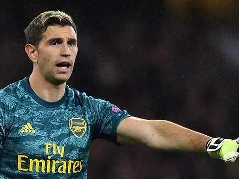 Mikel Arteta hé lộ sự thật đằng sau việc để "siêu dự bị" Arsenal rời CLB