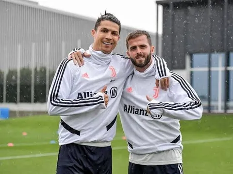 Pjanic ca ngợi Ronaldo và Messi