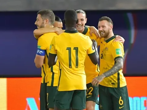 Australia thắng đậm, cầm chắc vé đi tiếp ở VL World Cup