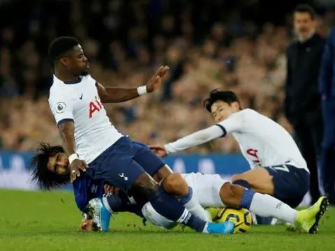 Mổ băng! Gomes gãy chân, Son Heung-min có phải thủ phạm chính?