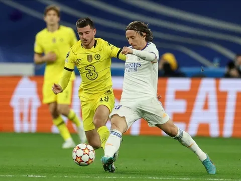 Ferdinand: 'Modric khiến tôi mất giọng. Cú trivela phi thường'
