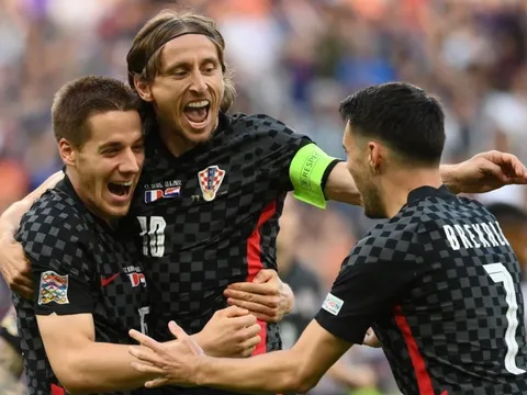 Modric: "Thật vô nhân đạo"