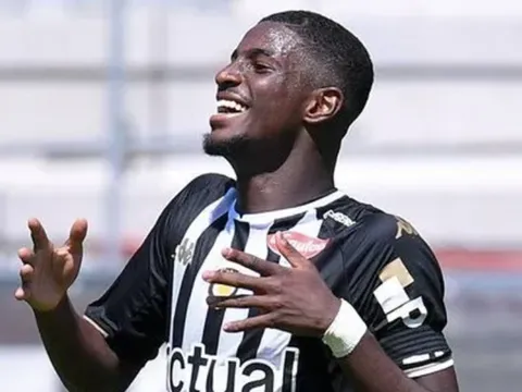 Klopp, Conte tụt mất thần đồng 18 tuổi