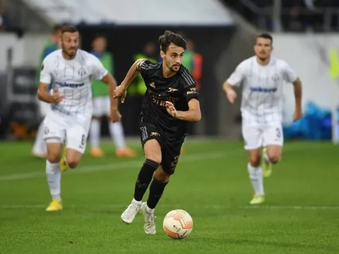 Món hời 31 triệu giúp Arsenal giải quyết cơn đau đầu tiền vệ