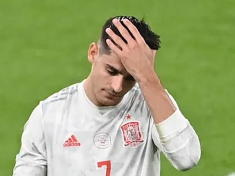 Morata sút hỏng penalty, Enrique nói thẳng 1 lời