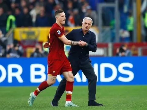 Cầu thủ AS Roma sợ Mourinho