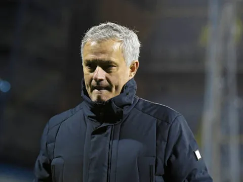 Nghi ngờ Mourinho, cầu thủ Tottenham bị chê trách
