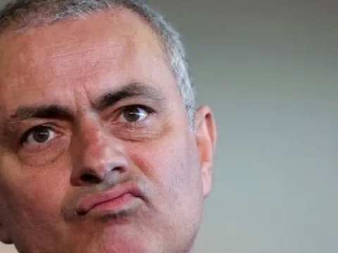 Mourinho thẳng tay thanh lọc nhà vô địch World Cup