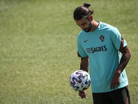 Mourinho chuẩn bị đón tân binh tiếp theo