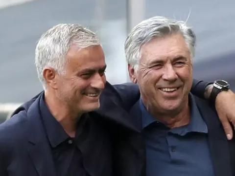 Mourinho chúc Ancelotti cùng Real Madrid đả bại Liverpool