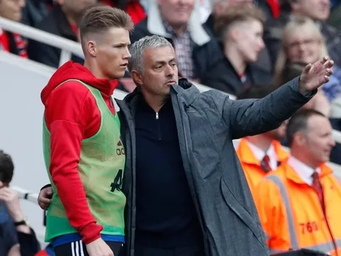 Mourinho gửi thông điệp đầy cảm xúc cho McTominay và Scotland