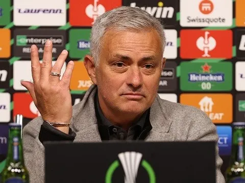 Jose Mourinho khuyên BLĐ Man Utd làm một điều với Ten Hag