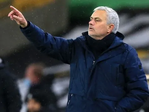 Mourinho quyết tranh "sát thủ vạn người mê" với Chelsea